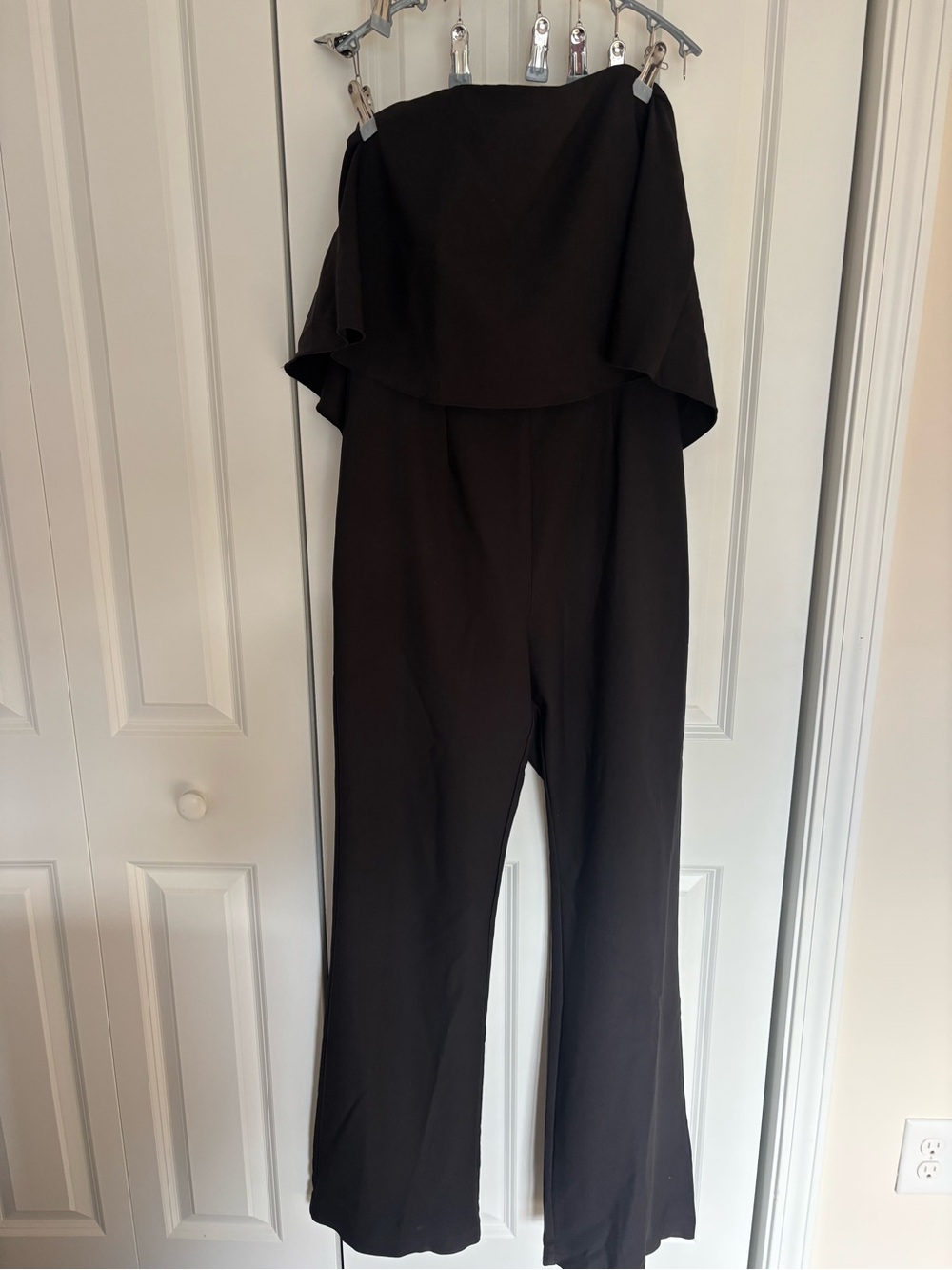 Elegant Strapless Wide-Leg Jumpsuit in Black